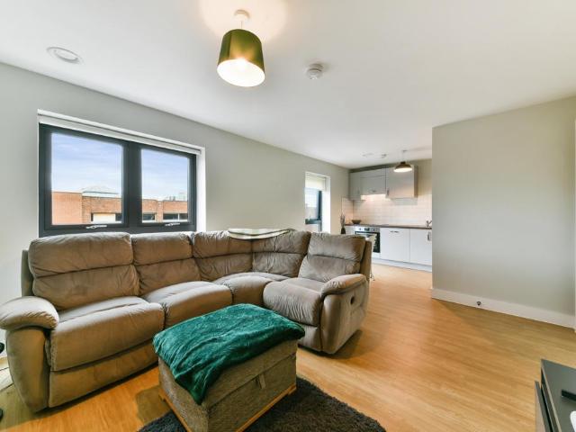 Apartment 3, Bamboo House, 11 Market. 2 bed apartment to rent £1,600 pcm £369 pw