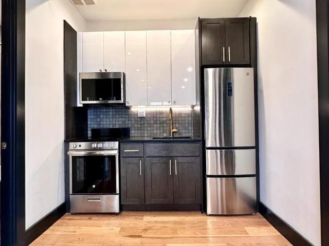 apartment 3 bedroom, Brooklyn NY 11215 DLS80700537