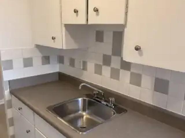 Apartment 3 Bedroom For Rent Mississauga ON 2700 ES105525725