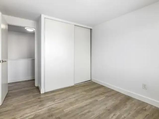 Apartment 3 Bedroom For Rent Mississauga ON 2749 ELS105047507
