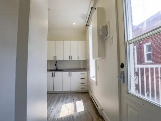 Apartment 3 Bedroom For Rent Montreal QC 1820 ES103178892
