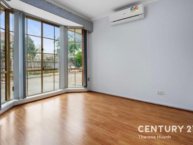 Apartment 3 Bedroom For Rent Noble Park, ES102666890
