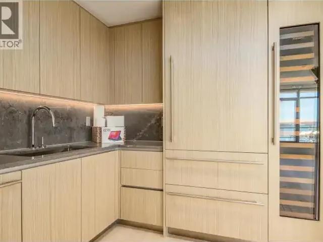Apartment 3 Bedroom For Rent North Vancouver BC 6900 ES104470911