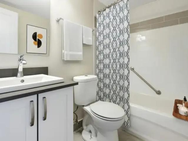 Apartment 3 Bedroom For Rent Ottawa ON 2829 ES105100163