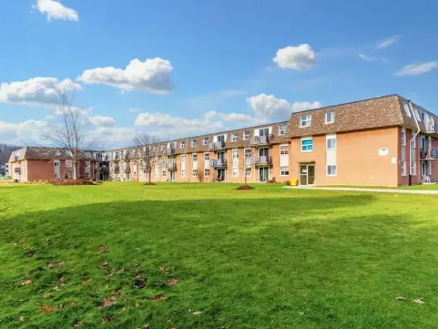 Apartment 3 Bedroom For Rent Owen Sound ON 1990 ES101014884