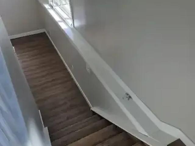 Apartment 3 Bedroom For Rent Olds AB 2100 ES104182739