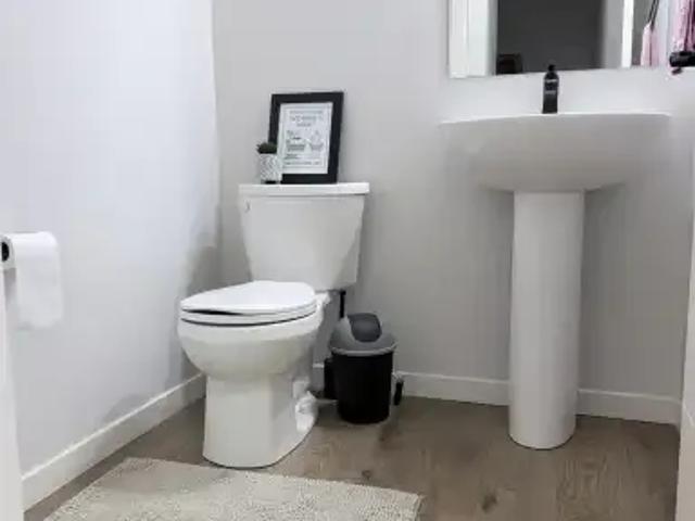 Apartment 3 Bedroom For Rent Airdrie AB 2500 ES104362759