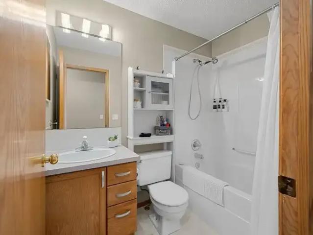 Apartment 3 Bedroom For Rent Airdrie AB 2800 ES105991717