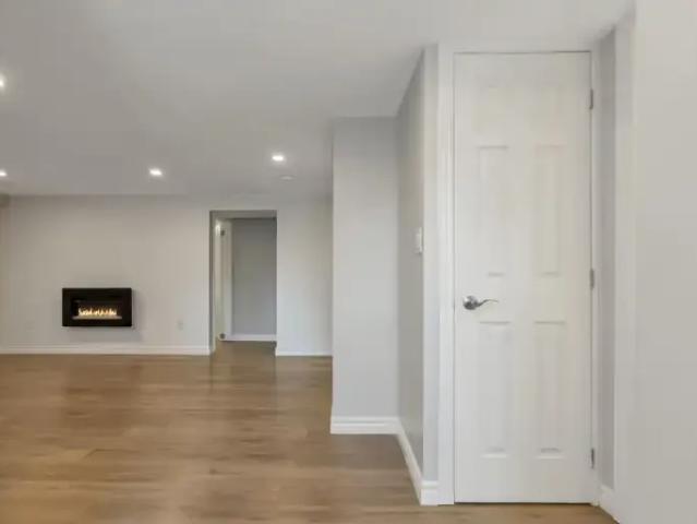 Apartment 3 Bedroom For Rent Barrie ON 1950 ES105623610