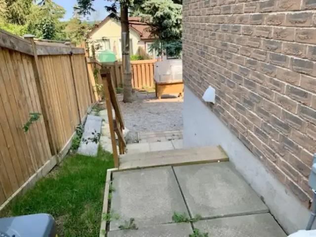 Apartment 3 Bedroom For Rent Barrie ON 2200 ES99973137