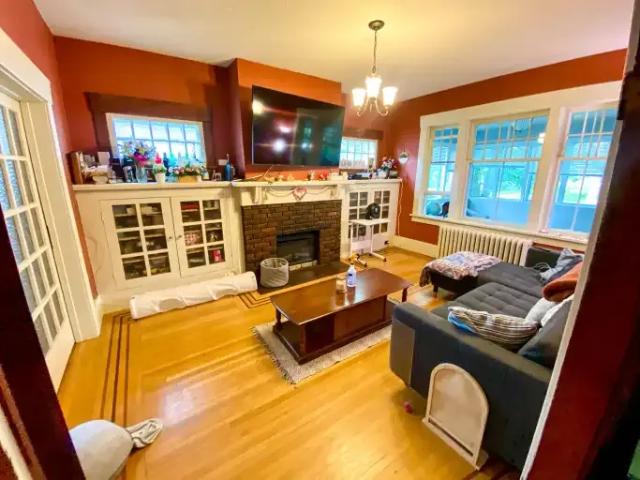 Apartment 3 Bedroom For Rent Brandon MB 1900 ES105526140