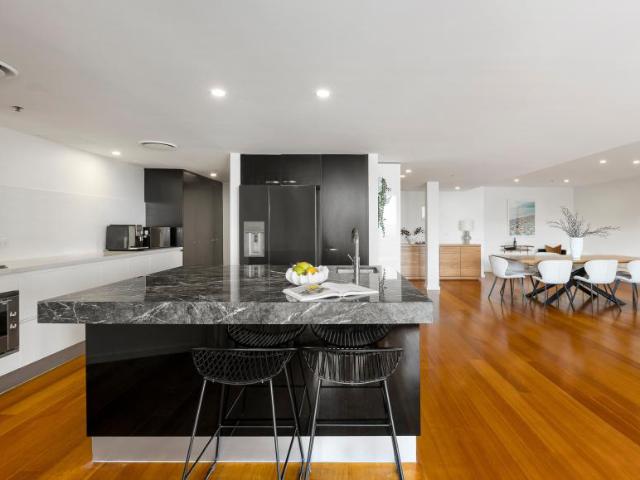 Apartment 3 Bedroom For Rent Brighton VIC ES101672428