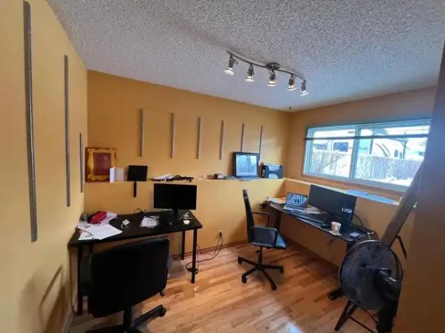 Apartment 3 Bedroom For Rent Calgary AB 1350 ES104181180