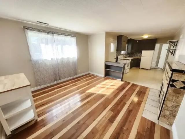 Apartment 3 Bedroom For Rent Calgary AB 1400 ELS105135642