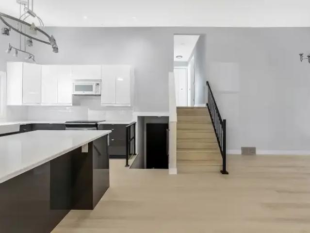 Apartment 3 Bedroom For Rent Calgary AB 2000 ES105135540