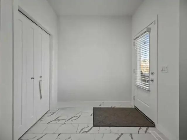 Apartment 3 Bedroom For Rent Calgary AB 2295 ES104224391
