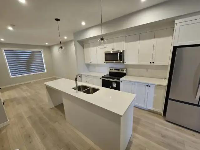 Apartment 3 Bedroom For Rent Calgary AB 2200 ES105135607