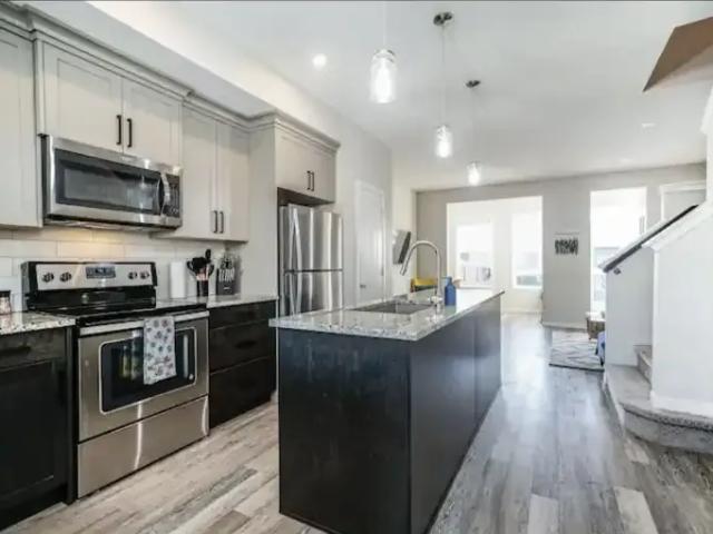 Apartment 3 Bedroom For Rent Calgary AB 2300 ES104292014