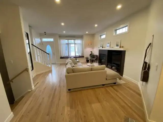 Apartment 3 Bedroom For Rent Calgary AB 2450 ES105526369