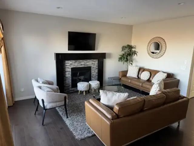 Apartment 3 Bedroom For Rent Calgary AB 2590 ES104182282