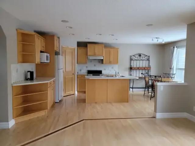 Apartment 3 Bedroom For Rent Calgary AB 2500 ES104180270