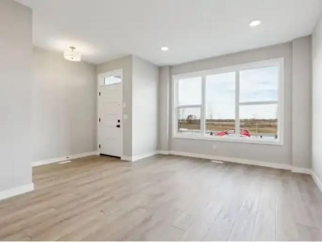 Apartment 3 Bedroom For Rent Calgary AB 2500 ES104224390