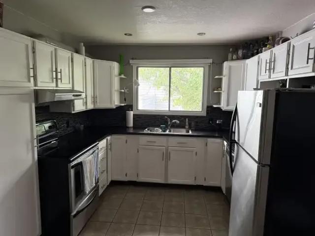 Apartment 3 Bedroom For Rent Calgary AB 850 ES105654048