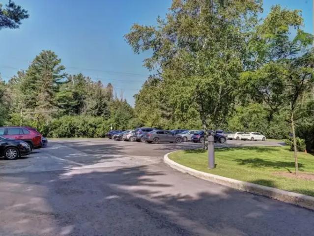 Apartment 3 Bedroom For Rent Cambridge ON 2525 ES105642676