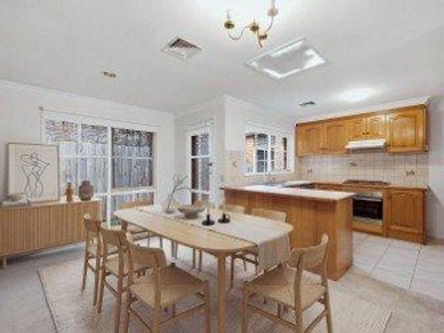 Apartment 3 Bedroom For Rent Carnegie VIC 850 ES105745775