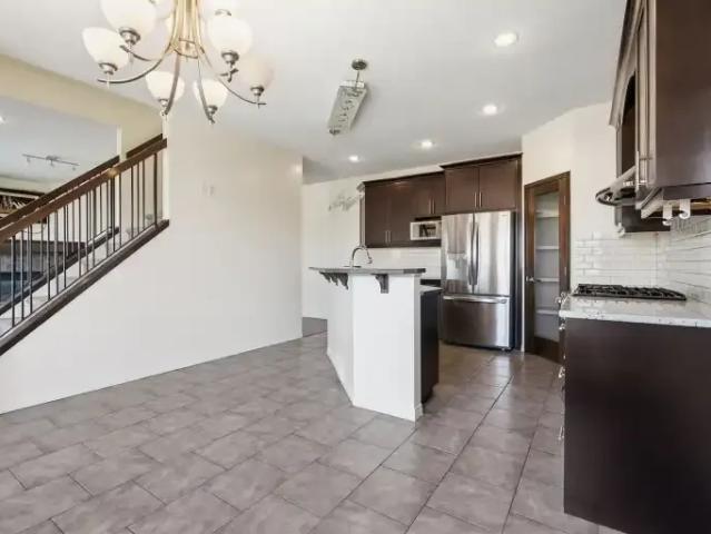 Apartment 3 Bedroom For Rent Chestermere AB 1950 ES104181909