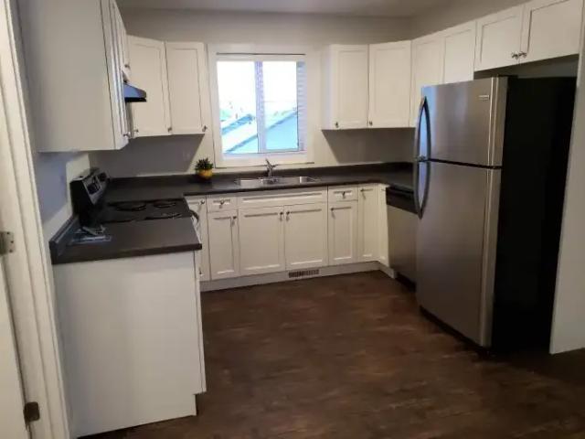 Apartment 3 Bedroom For Rent Clairmont AB 2295 ES103739303