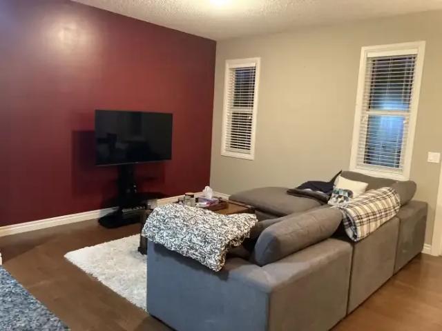 Apartment 3 Bedroom For Rent Cochrane AB 2400 ELS104782831