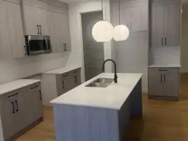 Apartment 3 Bedroom For Rent Cochrane AB 2500 ES105087876