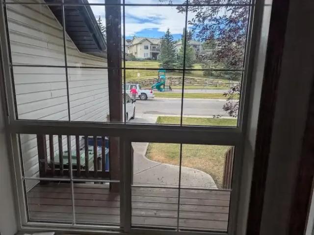 Apartment 3 Bedroom For Rent Cochrane AB 2550 ES105623619