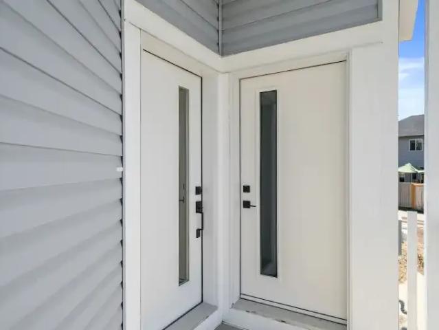 Apartment 3 Bedroom For Rent Cochrane AB 2200 ES106134609