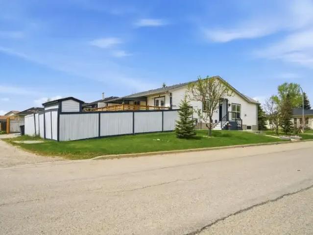 Apartment 3 Bedroom For Rent Crossfield AB 2000 ES105110803