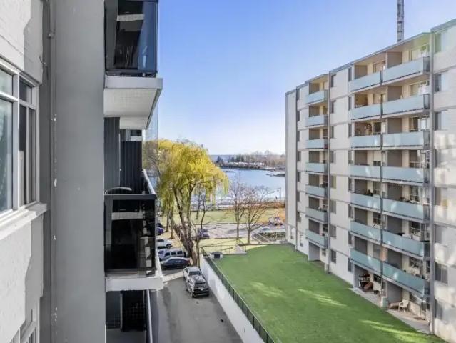 Apartment 3 Bedroom For Rent Etobicoke ON 2647 ES105071555