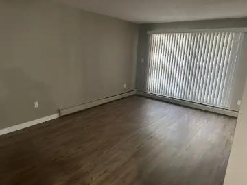 Allendale, Edmonton, Alberta - Equipped kitchen
