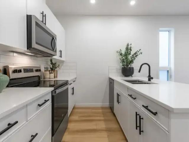 Apartment 3 Bedroom For Rent Edmonton AB 1715 ES104888611