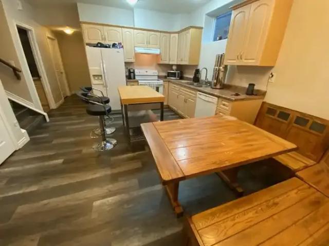 Apartment 3 Bedroom For Rent Edmonton AB 1800 ES104434326