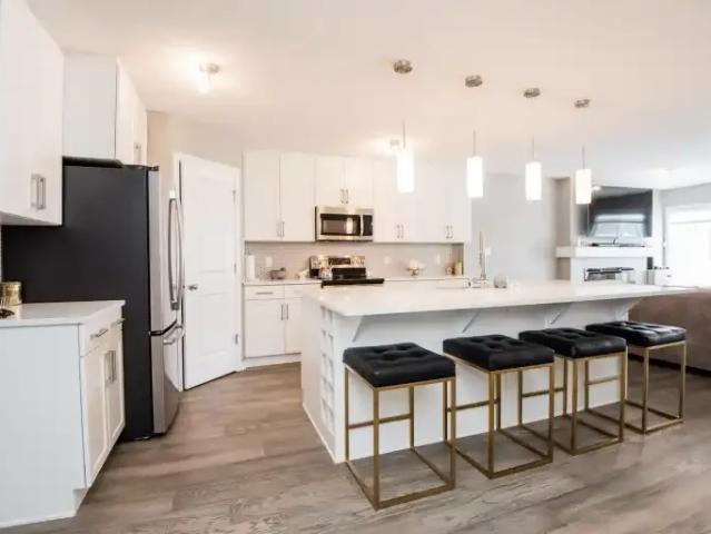 Apartment 3 Bedroom For Rent Edmonton AB 1895 ES105486527