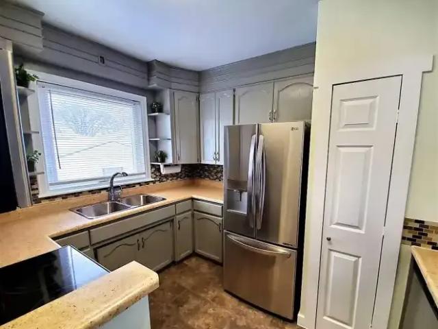 Apartment 3 Bedroom For Rent Edmonton AB 1895 ES105703666