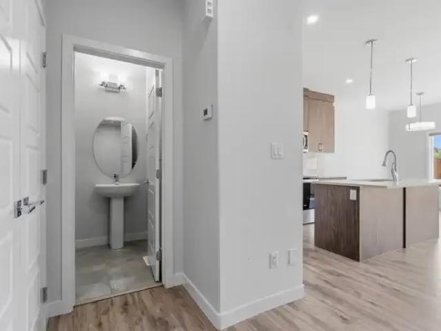 Apartment 3 Bedroom For Rent Edmonton AB 1995 ES105118846