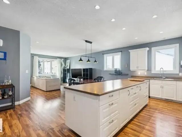 Apartment 3 Bedroom For Rent Edmonton AB 2400 ES105110801