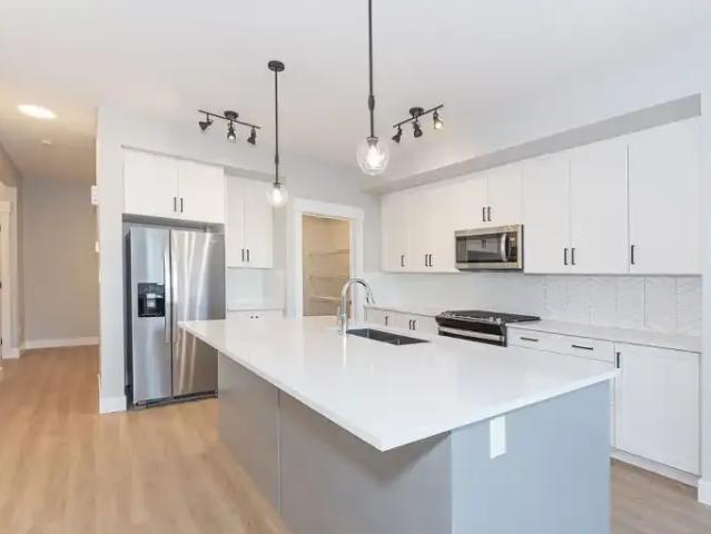 Apartment 3 Bedroom For Rent Edmonton AB 2650 ES104401638
