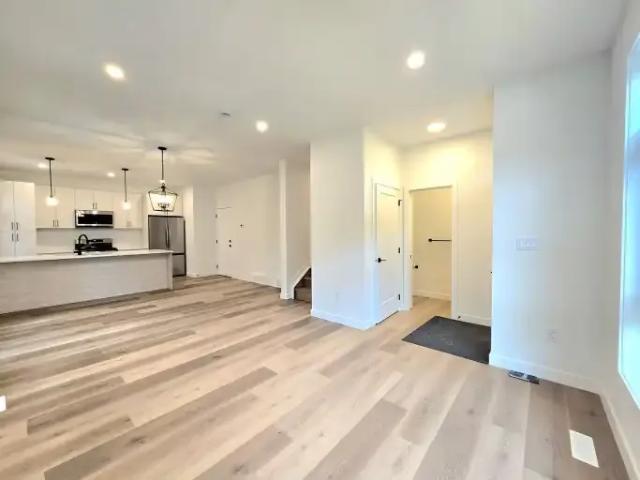 Apartment 3 Bedroom For Rent Edmonton AB 2000 ES104794686