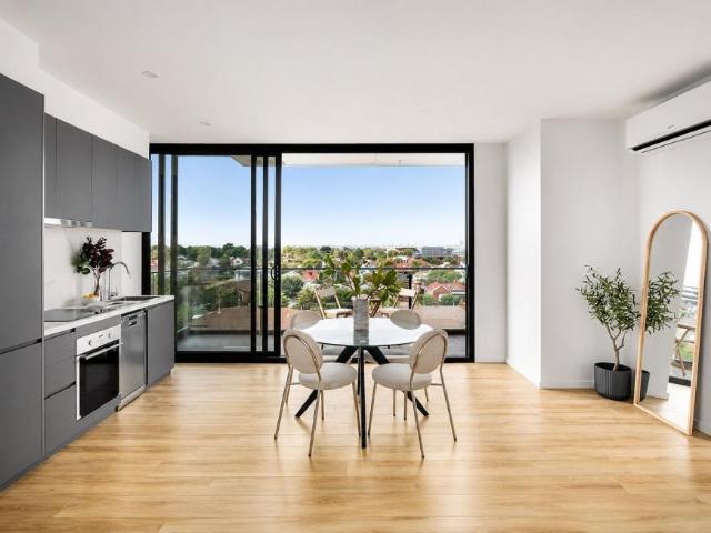Apartment 3 Bedroom For Rent Footscray VIC ES105819713