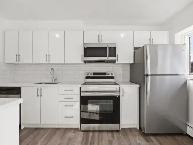 Apartment 3 Bedroom For Rent Guelph ON 2399 ES101986025