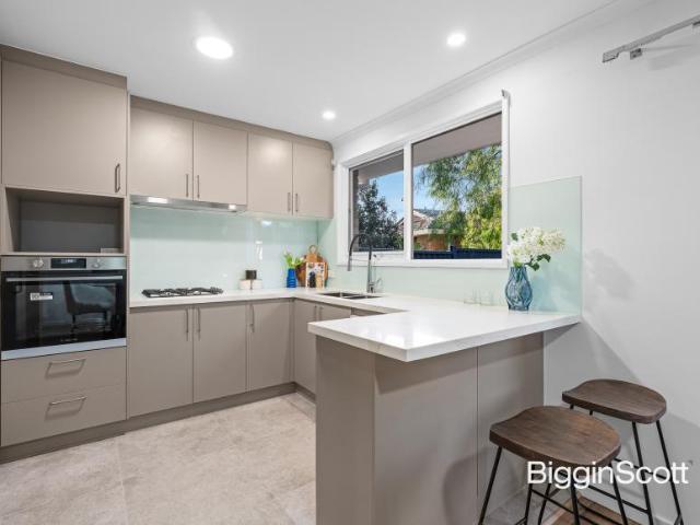 Apartment 3 Bedroom For Rent Glen Waverley VIC ES105864875