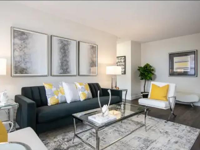 Apartment 3 Bedroom For Rent Hamilton ON 2744 ES102914690